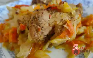 Свинина З Капустою, Морквою Та Помідорами В Духовці.