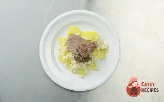 Шпецле З Тушкованим М'яСом Та Картоплею