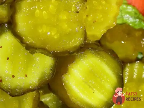 Хрусткі мариновані огірки з кропом