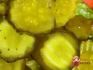 Хрусткі мариновані огірки з кропом