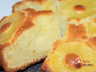 Пиріг з ананасами