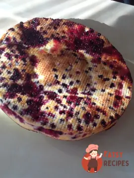 Ягідний пиріг із кислого молока