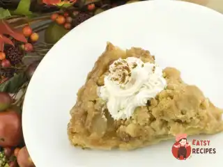 Швидкий яблучний пиріг з медом