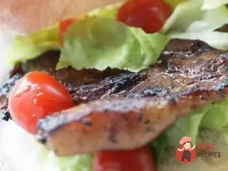 Пряна свинина по-китайськи в чіабатті