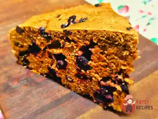 Кекс із чорною смородиною та шоколадом