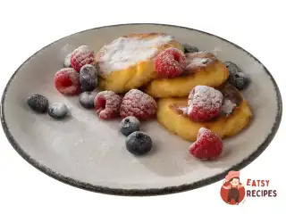 Сирники з ягодами