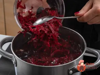Крок 6: Компот із яблук з буряком