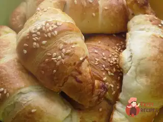 Круасани з шинкою та сиром