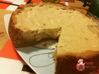 Ніжний сметанний пиріг з яблуками