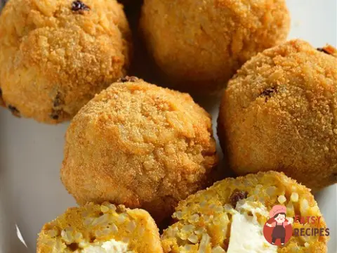 Рисові кульки з моцарелою
