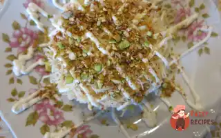 Листковий Курячий Салат З Овочами Та Фісташками