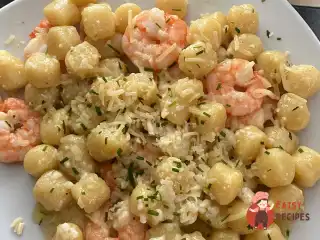 Ньоккі з креветками та лимонним соусом