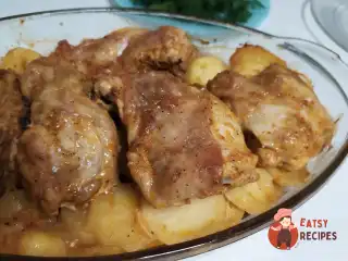 Курка з картоплею у духовці