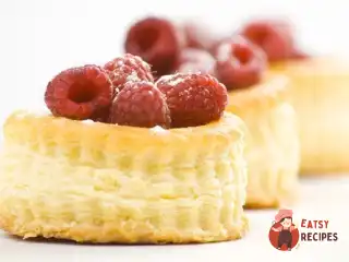 Кошички з тіста філо з малиною