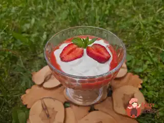 Сирно-полуничний десерт