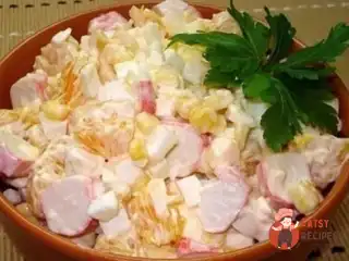 Крабовий салат з апельсинами та кукурудзою