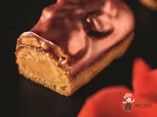 Еклер «Снікерс»