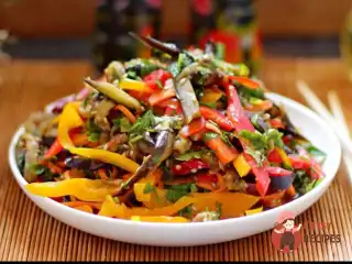Баклажани з куркою по-корейськи