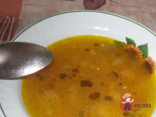 Курячий суп з часником