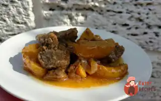Куряча Печінка Тушкована З Яблуками
