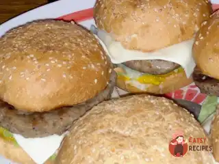 Бургери з домашніми булочками