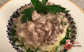 Яловичина «Строганов» (Boeuf Stroganoff)