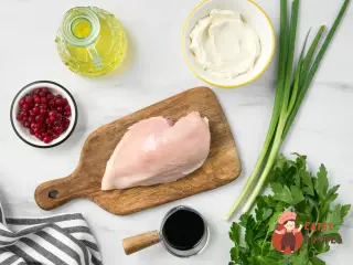 Крок 1: Курячі рулетики з брусницею