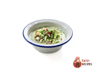 Класична окрошка на квасі