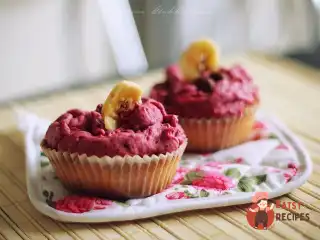 Капкейки з ягідним кремом