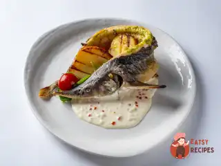 Стерлядь з соусом ікорним