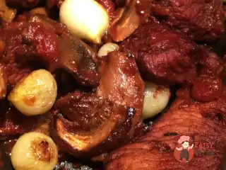 Індичка у винному соусі