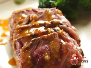 Яловича вирізка з соусом з портвейну та розмарину