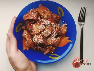 Куряче філе в соусі теріяки та овочами