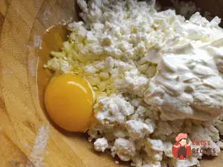Крок 11: Галета на житньому борошні з сиром, шпинатом і морквою
