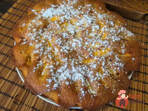 Пиріг із персиками