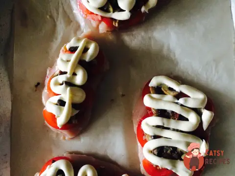 Куряче філе з грибами та помідорами