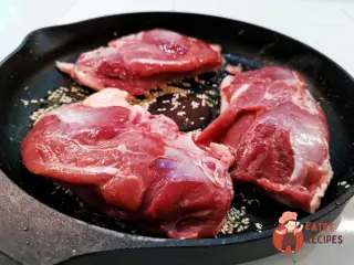 Крок 2: Качина грудка з італійськими травами
