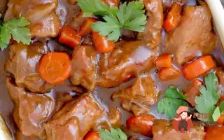 Тушкована Яловича Лопатка (Stout Beef Stew)