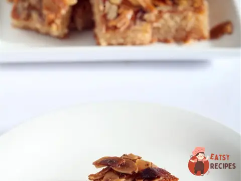 Манник з мигдалем