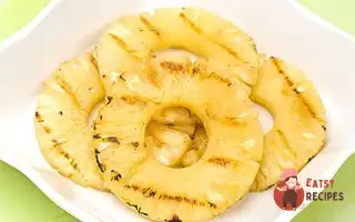 Десерт Із Смаженого Ананасу З Морозивом
