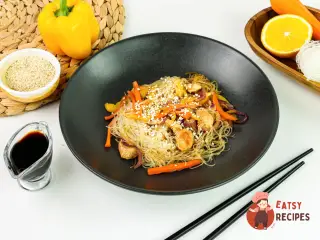 Крок 12: Тепла фунчоза з куркою та овочами
