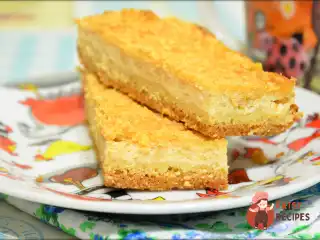 Сирно-яблучні тістечка з крихтою