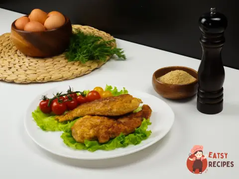 Класичний шніцель у паніровці