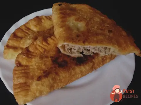 Чебуреки з м'ясом та цибулею