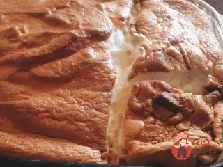 Сирний торт зі збитими білками