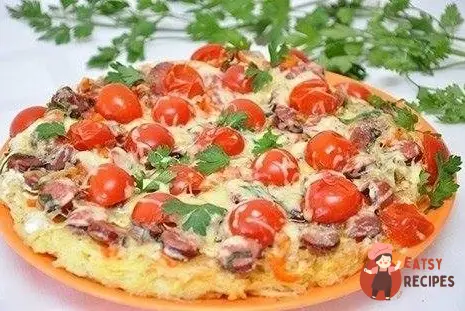Картопляна піца з ковбасками