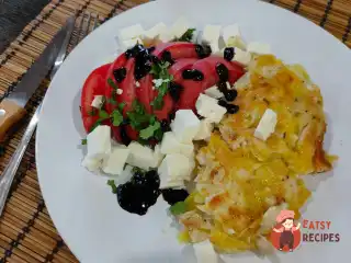 Картопляно-куряча запіканка на сковороді