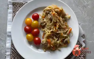 Тушкована капуста