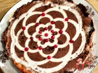 Сметано-брусничний пиріг