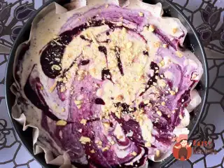 Чізкейк зі смородиновим варенням